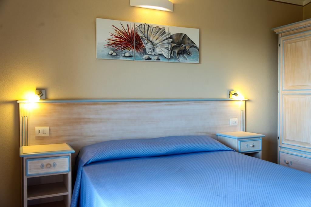Hotel Lu Pitrali Сан Теодоро Екстериор снимка